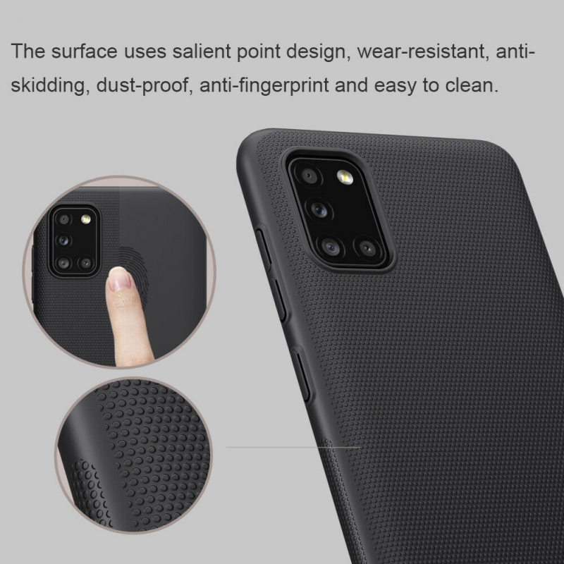 Ốp Lưng Samsung Galaxy A31 Dạng Sần Cứng Hiệu Nillkin có bề mặt được sử dụng vật liệu PC không ảnh hưởng môi trường, có tính năng chống mài mòn, chống trượt, chống bụi, chống vân tay và dễ dàng vệ sinh